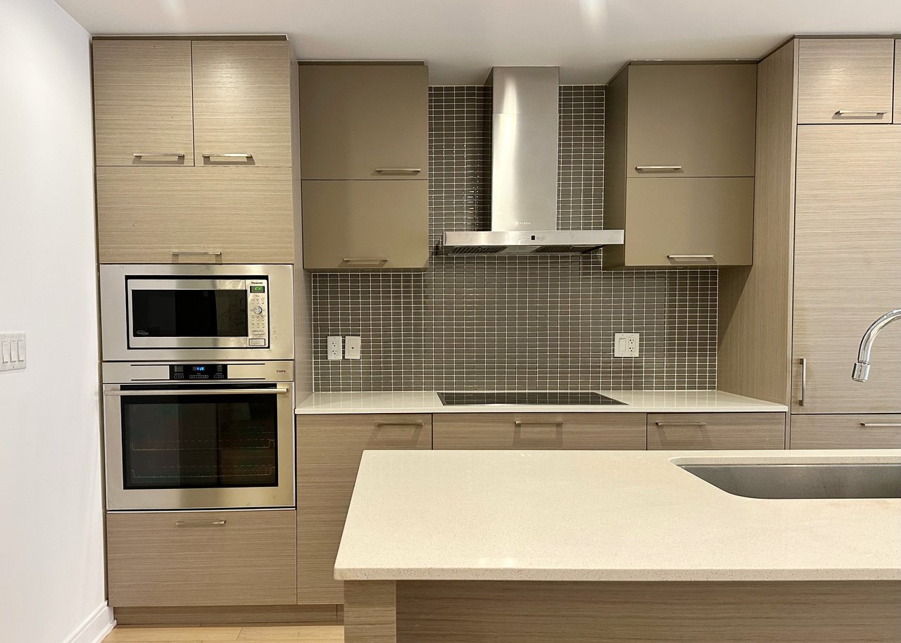 519- 55 Front Street E