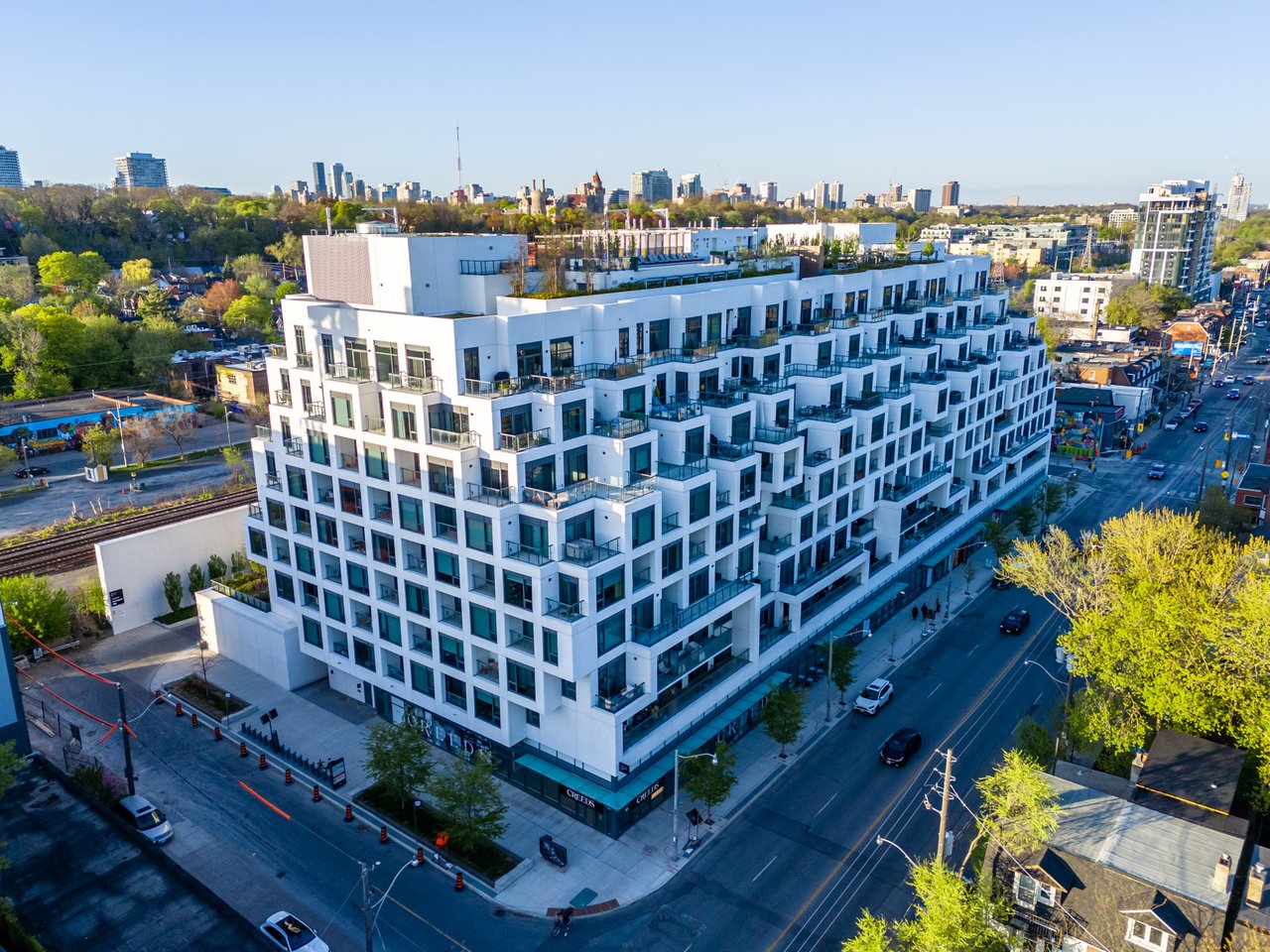 A Grande Penthouse In The Annex