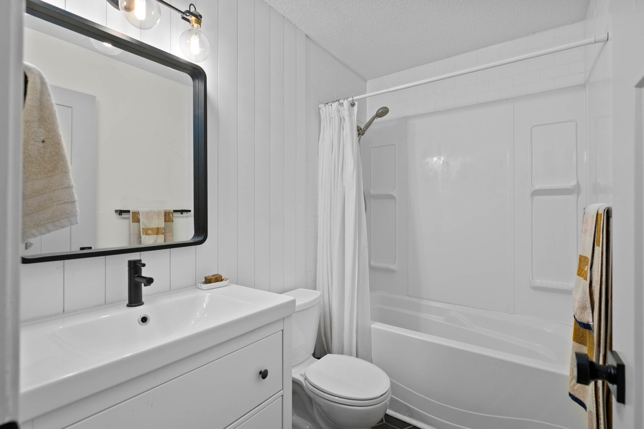 104 Thorson Crescent