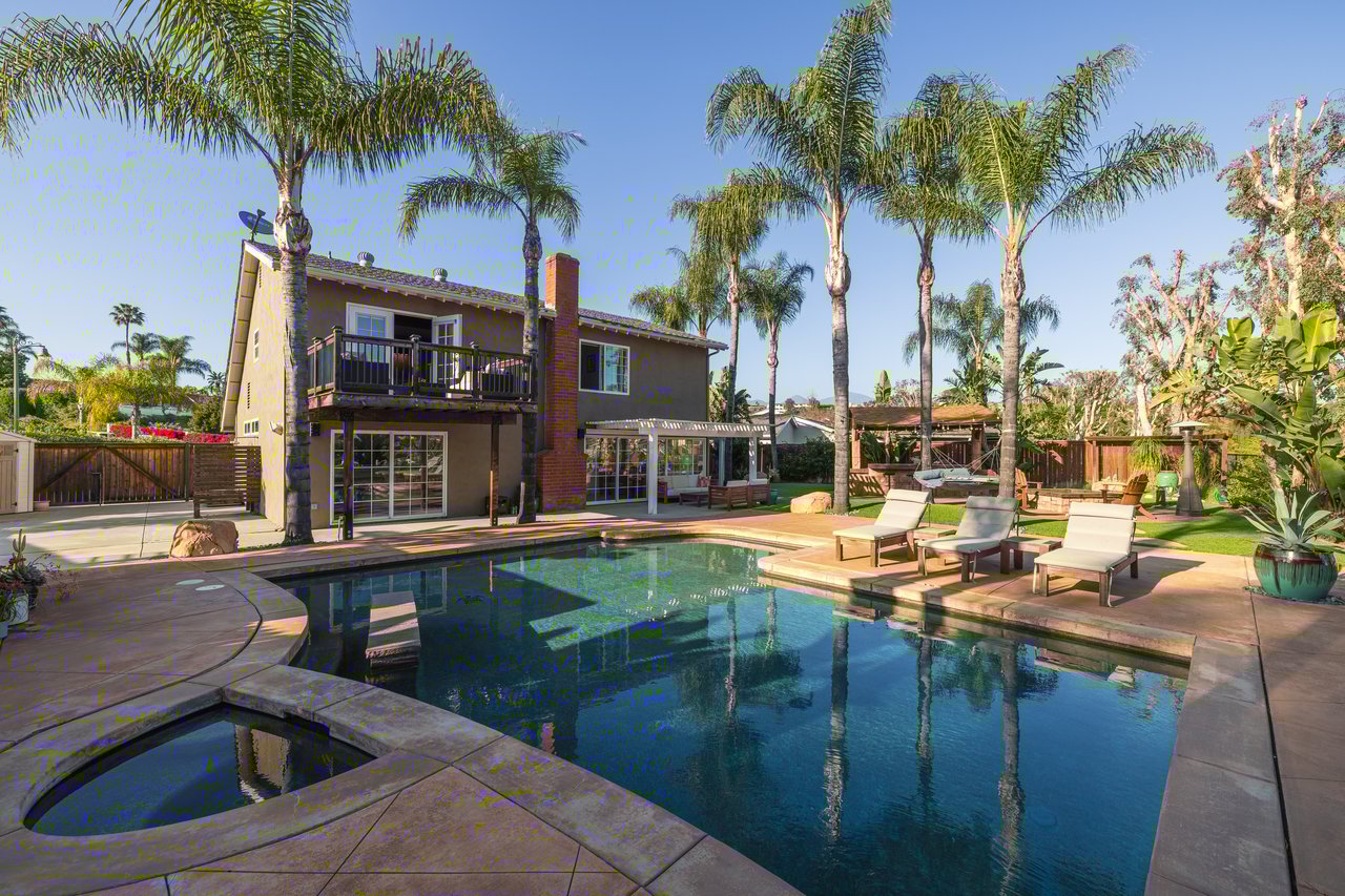 23965 Carrillo Dr