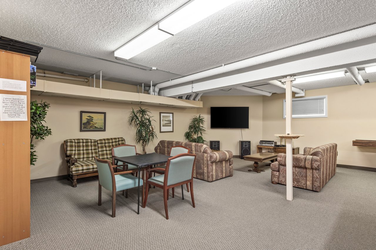 180 Valley Ridge Heights NW