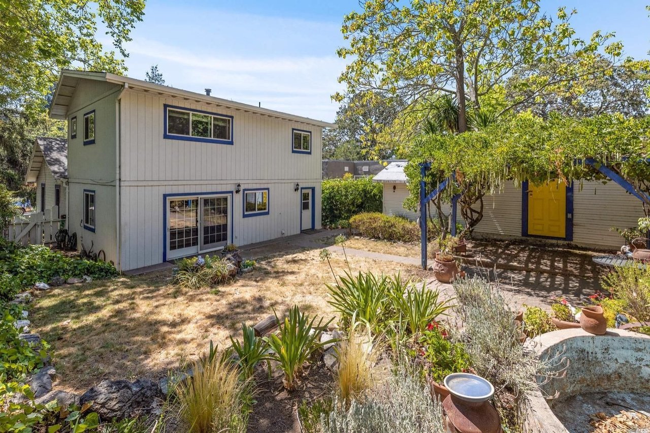 1132 Sir Francis Drake Blvd