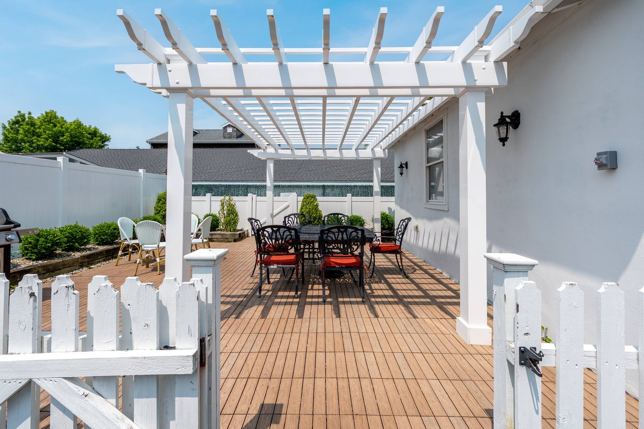 #5 One Bedroom Condo With Outside Seating Area