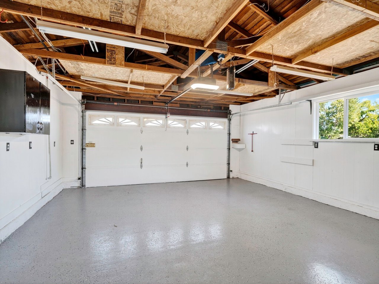 844 Cedarwood Ln
