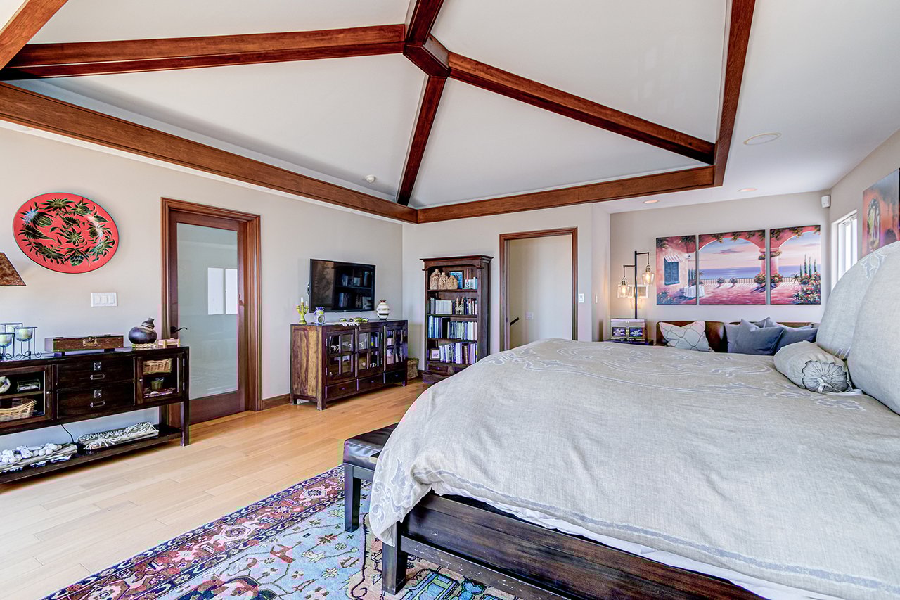 Hill Section View Home