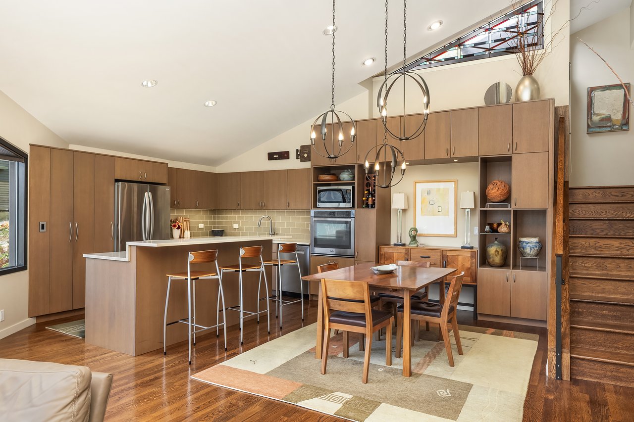 2604 W Lake Sammamish Pkwy NE