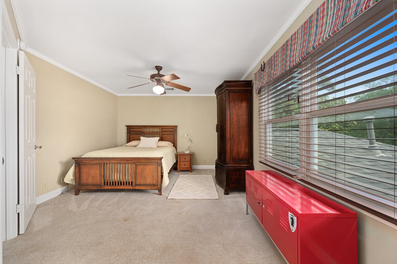 1311 Kent Lane