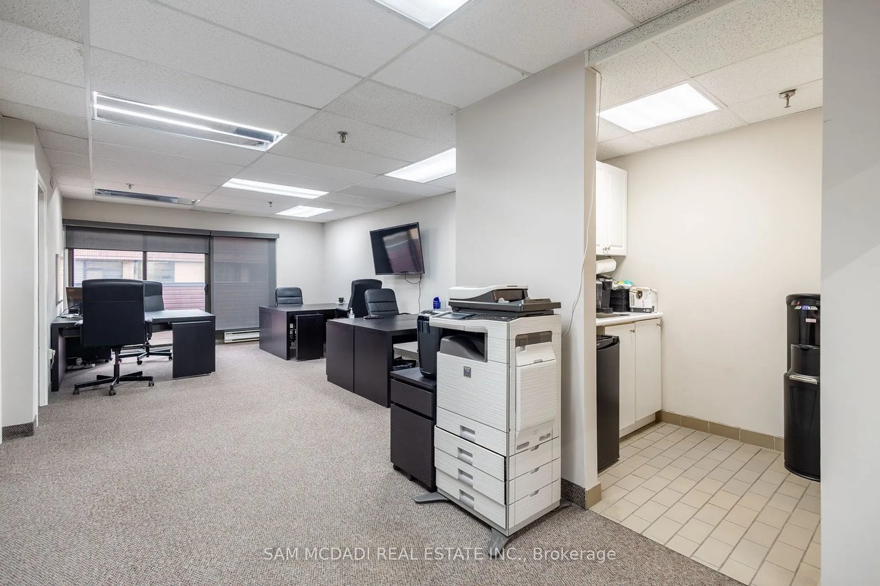 120 Traders Blvd E, #204