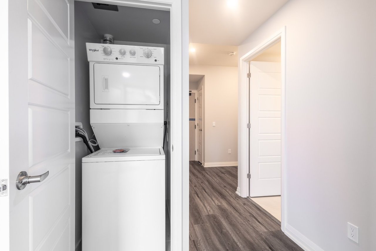 1415 Dundas St E, #504