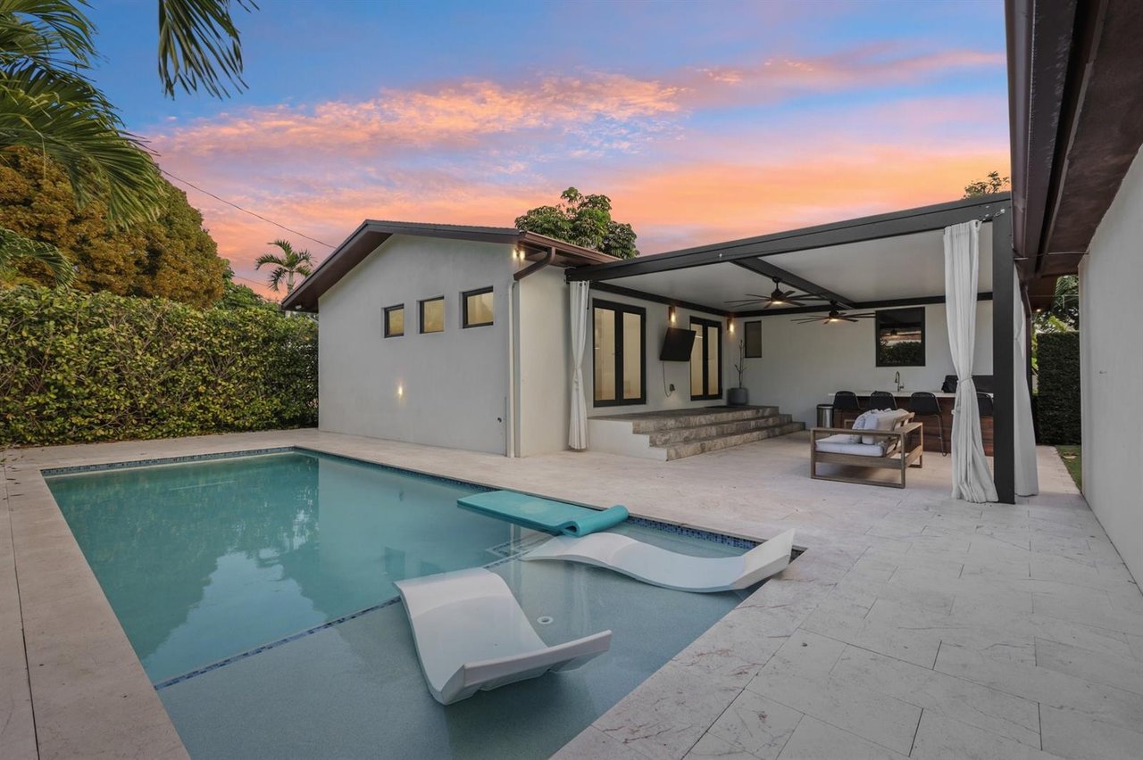 1660-sw-32-court-miami-home-sold-pool