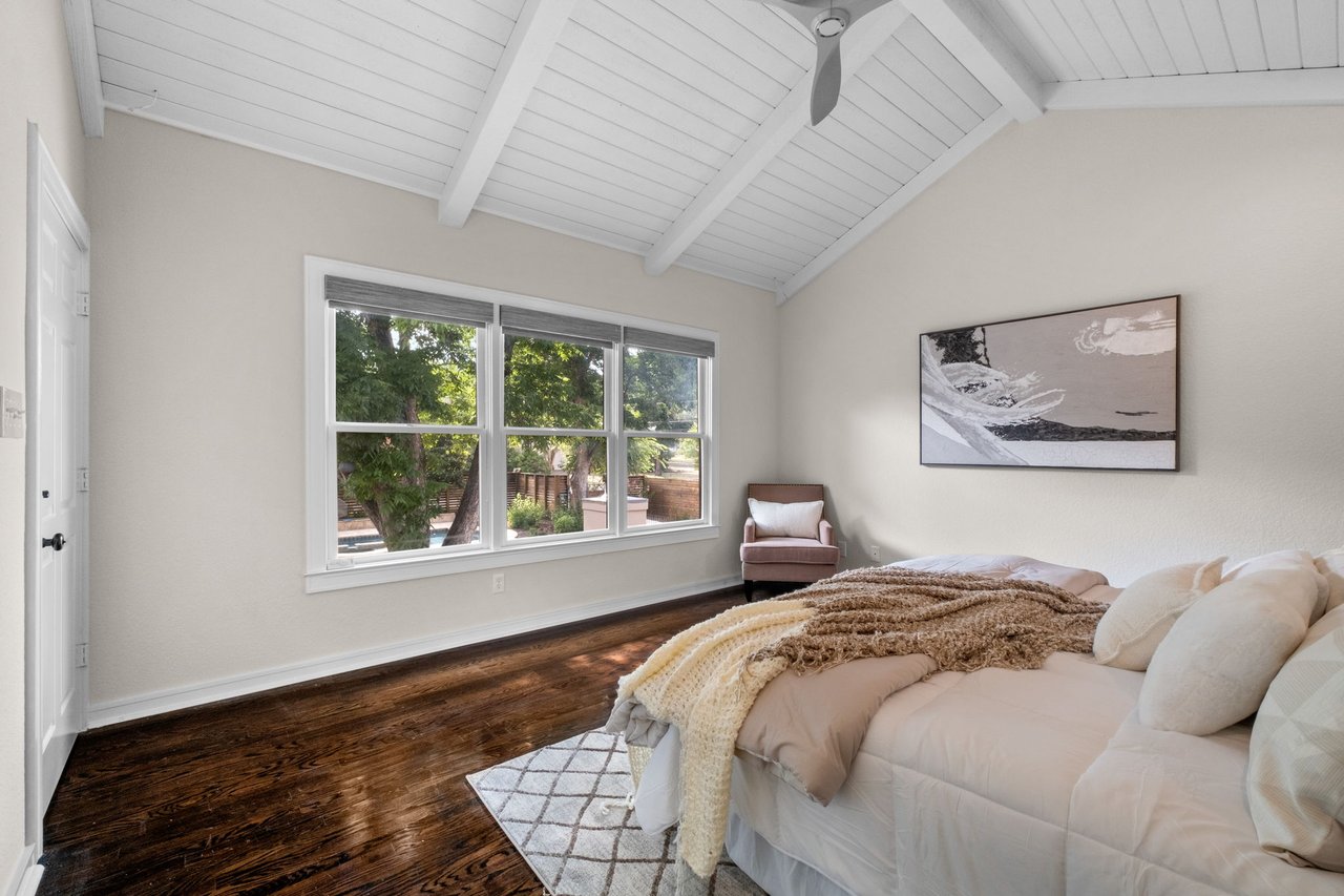 Luxury Property in Olmos Park