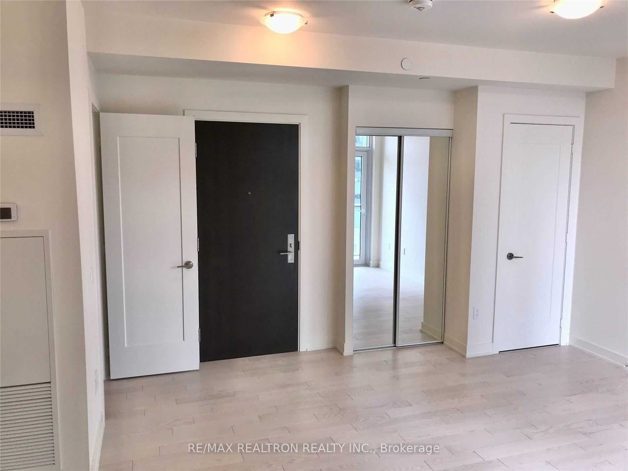 330 Richmond Street W Unit: 1105