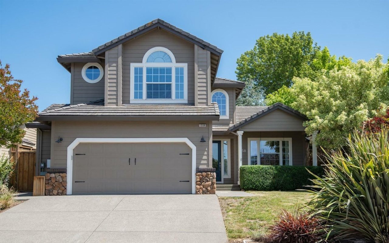 1558 Henry Way