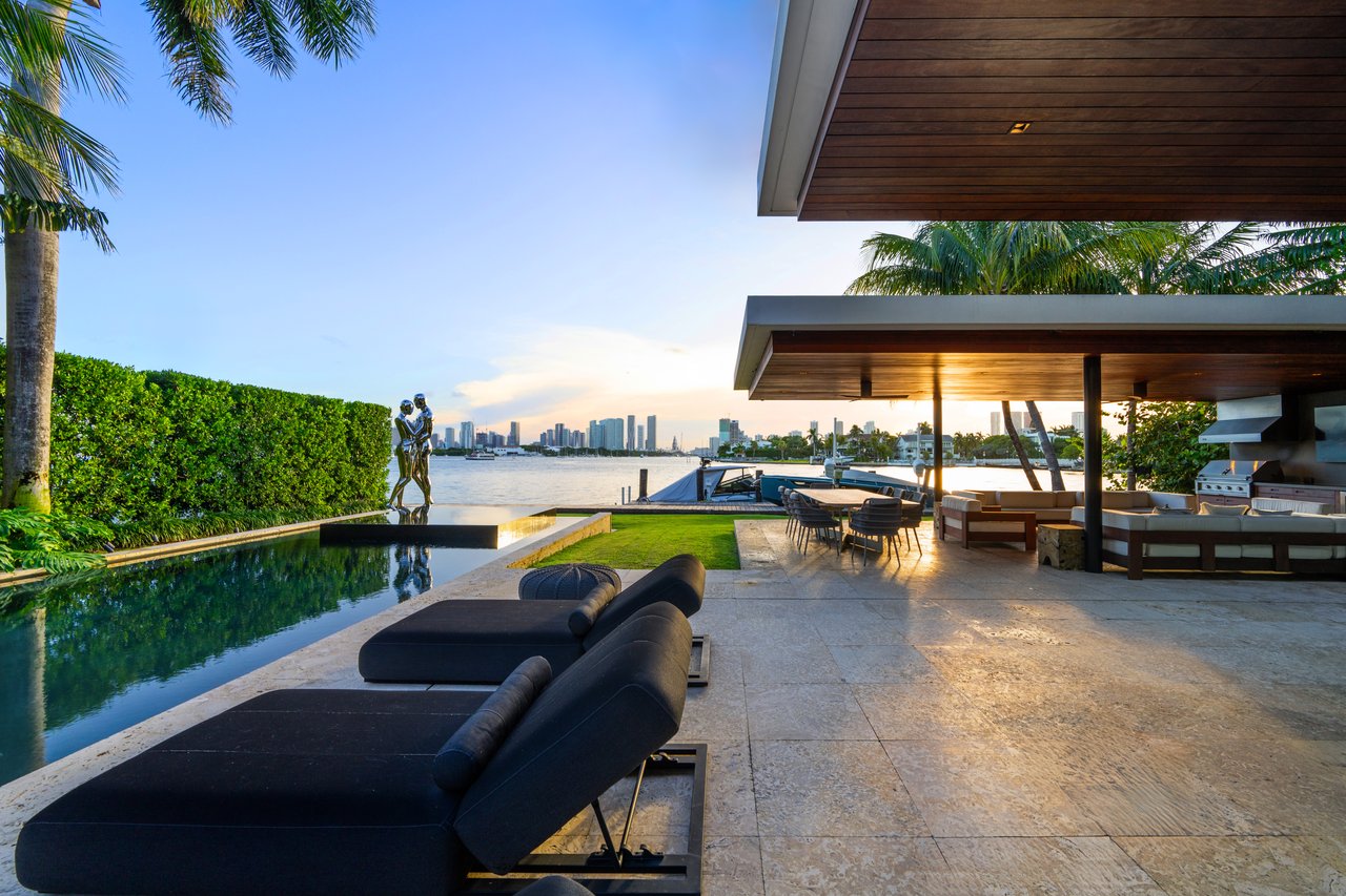 126 W San Marino Drive
