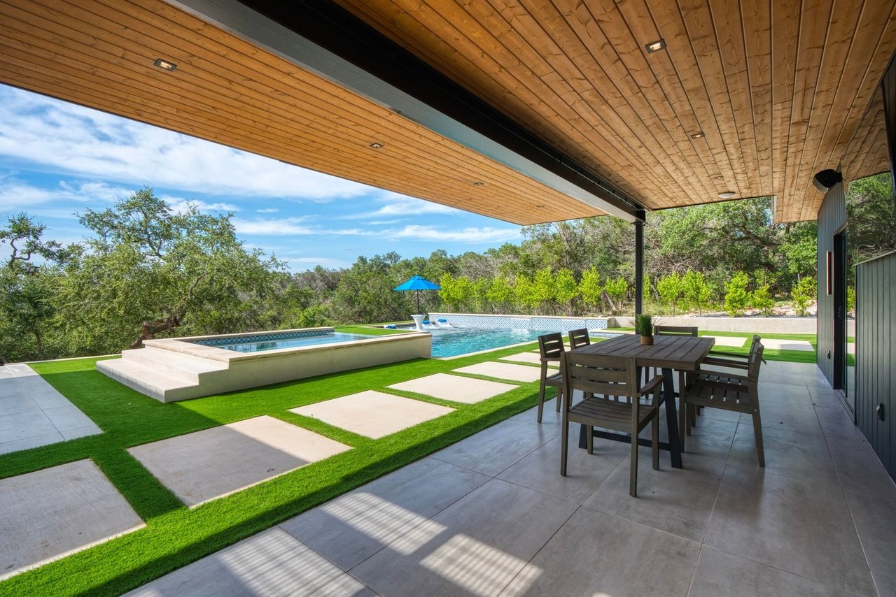 Luxxis Design 1104 Summit