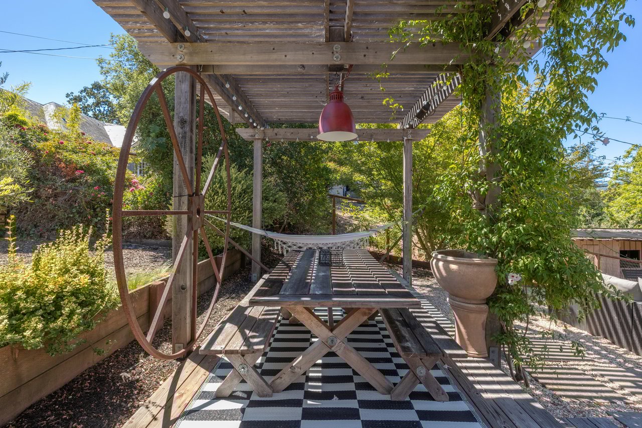 139 Deer Hollow Rd