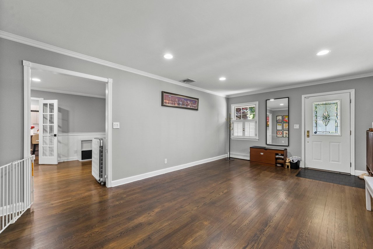 200 Hillside Ave, River Edge, NJ 07661