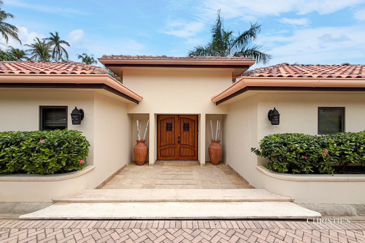 Casa Playa Bonita | Beachfront Luxury Estate in Playa Flamingo