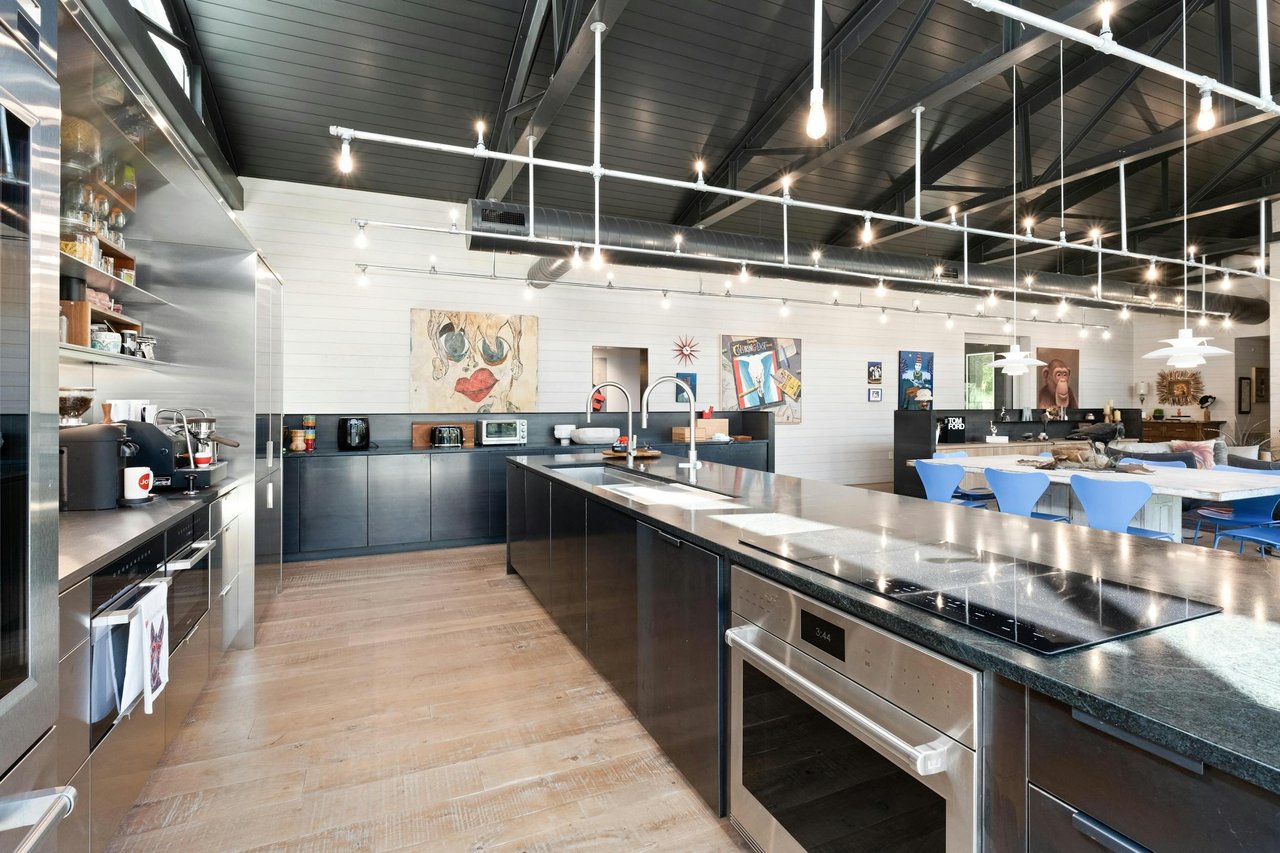 2212 River Hills Road