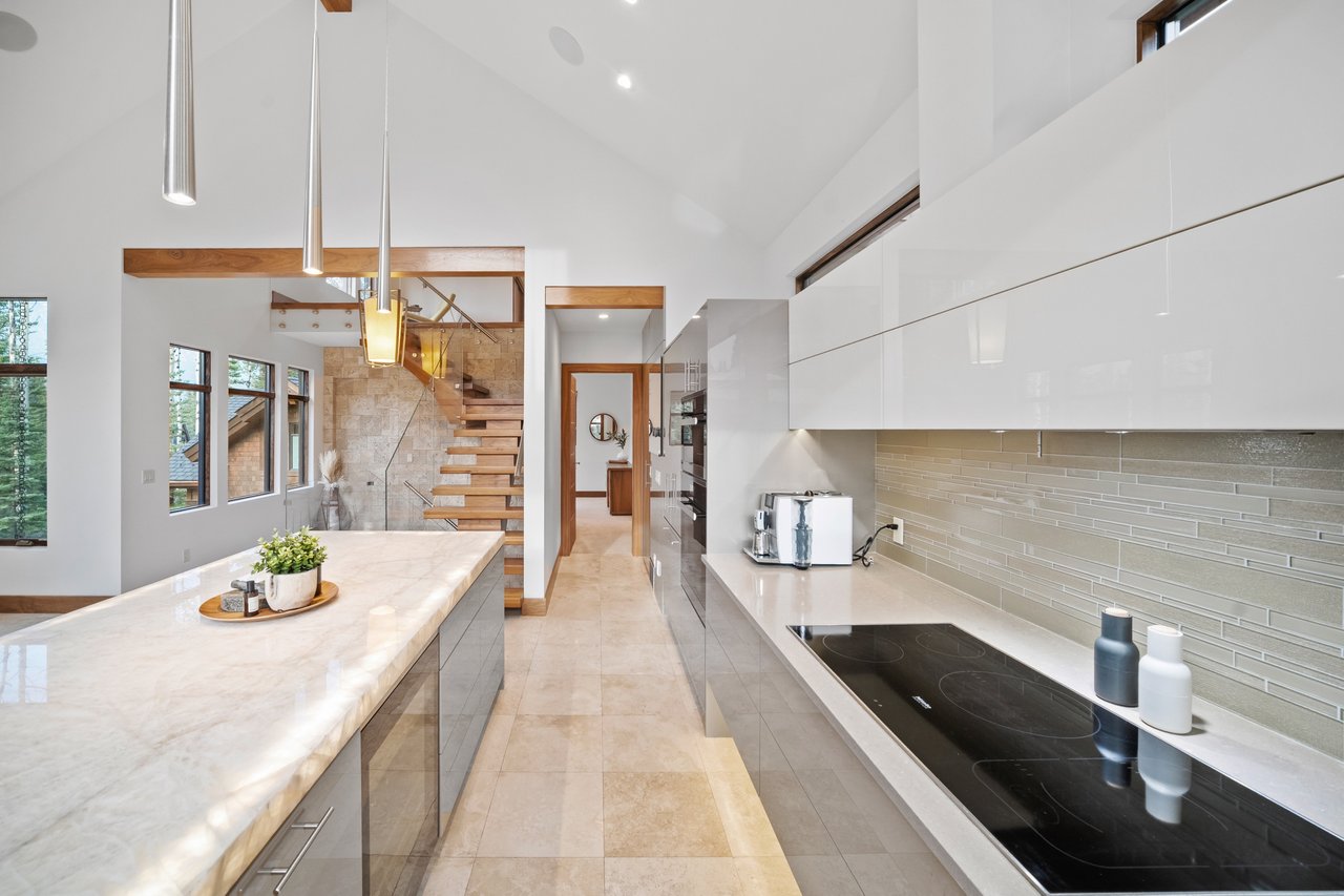 Refined Mountain Living at Cairns Landing