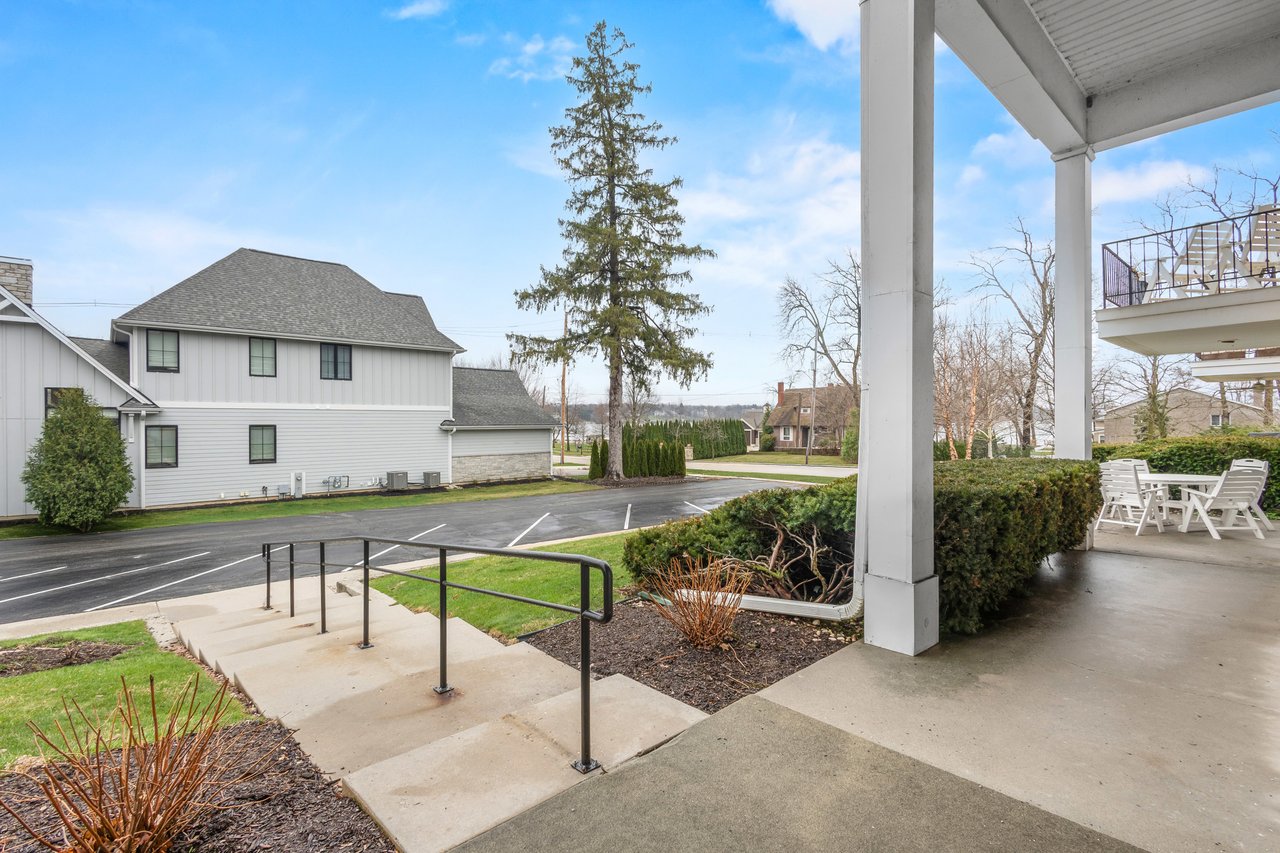 1305 W. Main St. Unit 202 Lake Geneva, WI 53147