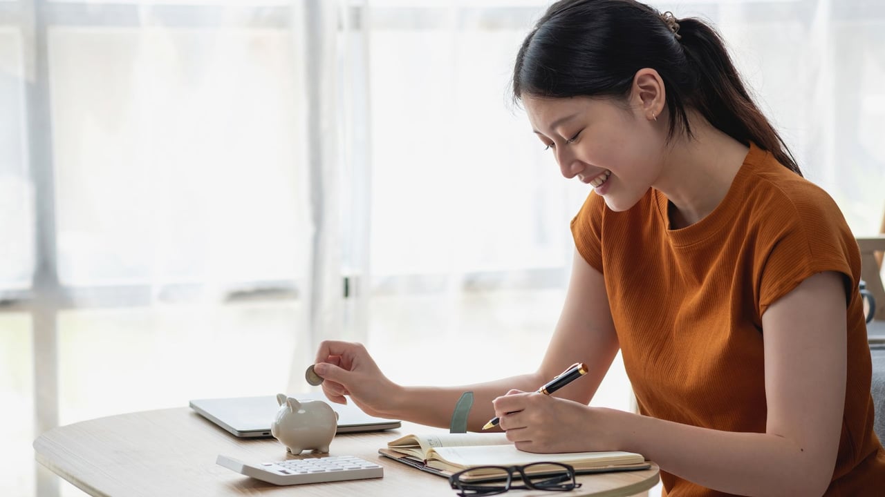 Simple Steps To Help You Save for Your First Home