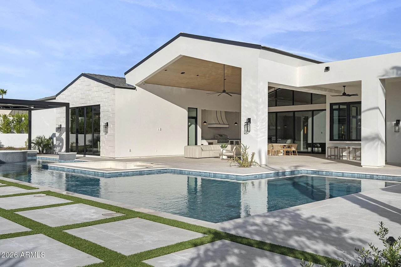 4534 E PEBBLE RIDGE Road