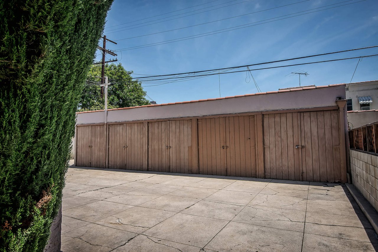 108 S Sycamore Ave