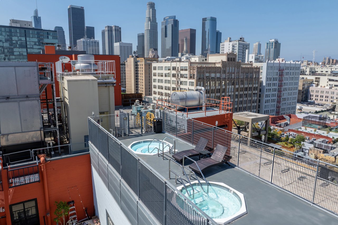 315 E 8th St Unit: 1004