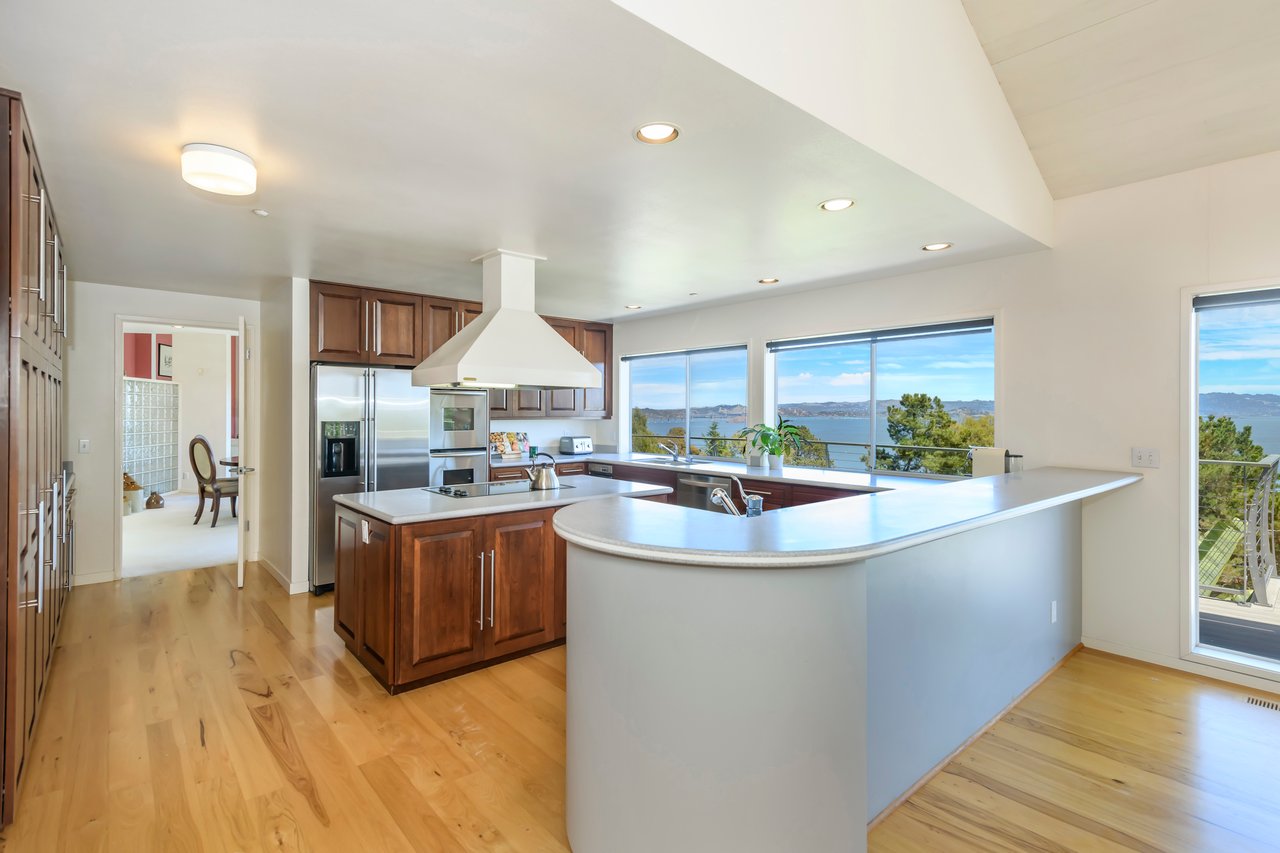 Tiburon Legacy Estate with Unparalleled Views and a Rare Connection to Nature