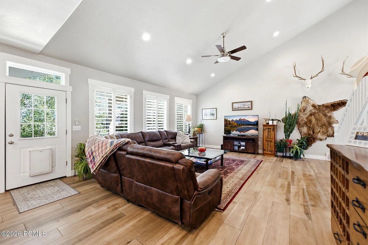 460 Scenic Heights Rd
