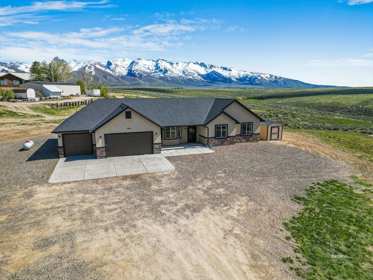 342 Lookout Dr