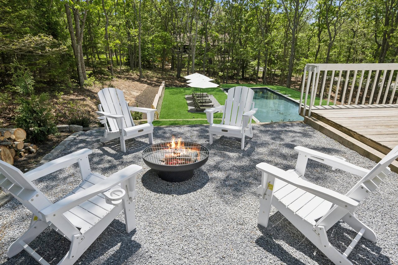 4 Trail Court, Water Mill, NY 11976