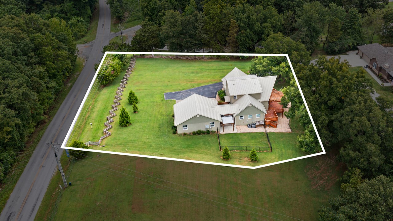 19123 Hill Rd, Springdale, AR 72764