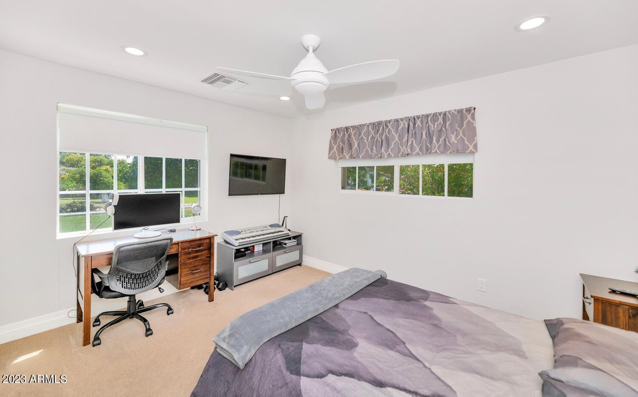 Just Sold: 4474 E Calle Del Norte