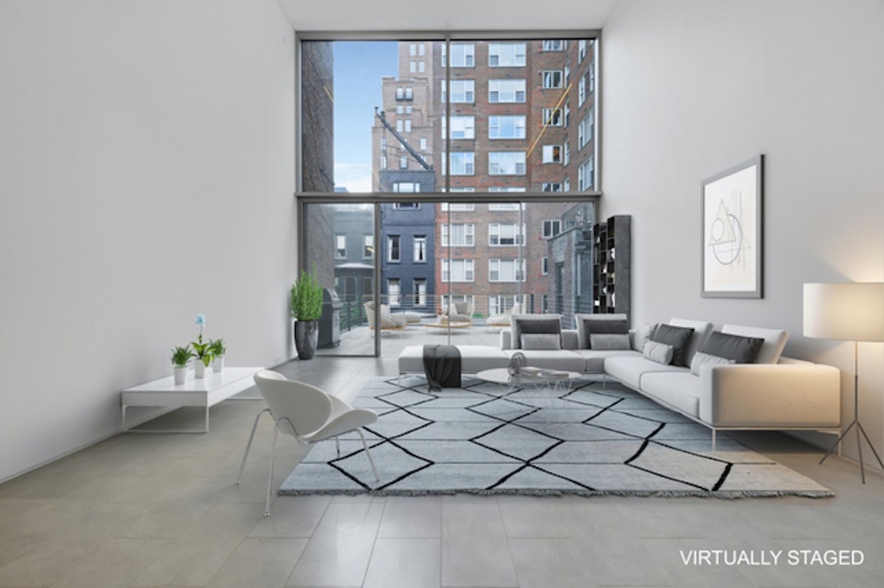 162 E 64th St
