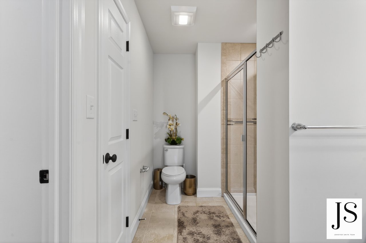 7 Overfield Ln, Glen Mills, PA 19342