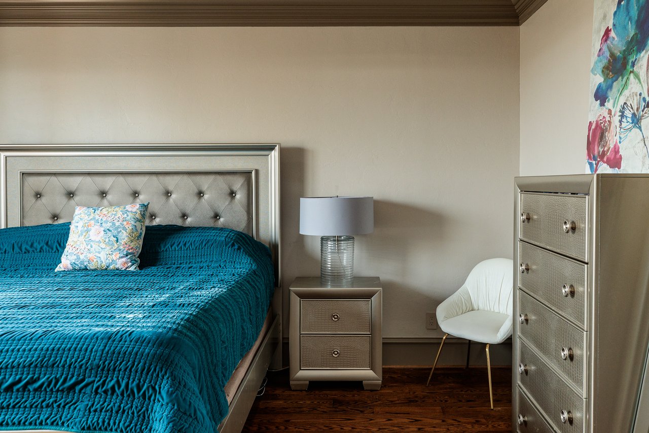 Bedroom in Kevin Durant former Oklahoma City townhome listed by Jennifer Kragh