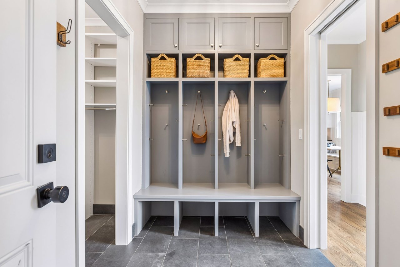 5116 Skyline Drive, Edina