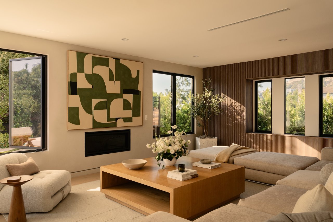 quintessential Hollywood Hills