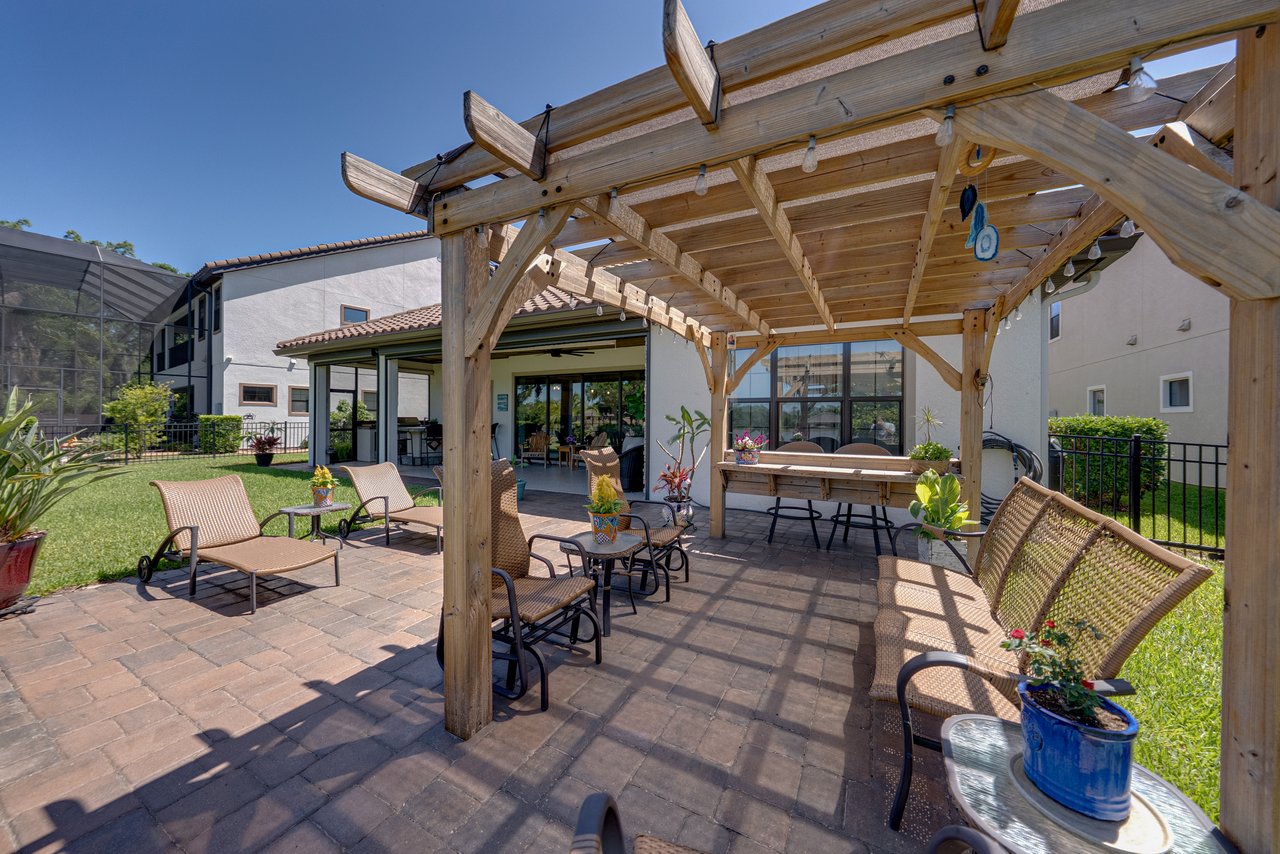 6743 Sunset Vista Way 