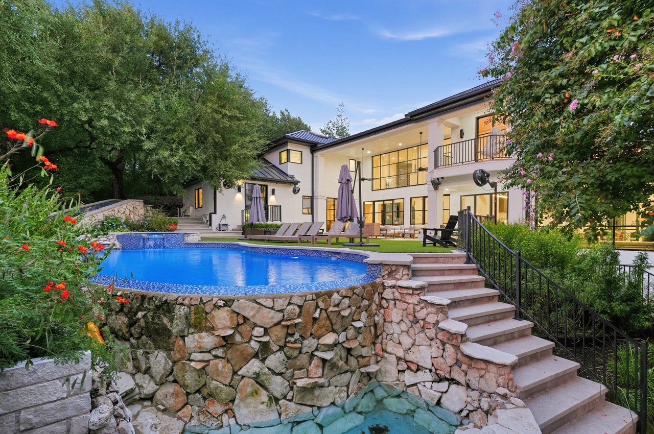 THE CANOPY 3.3 private acres in the heart of West Lake Hills.