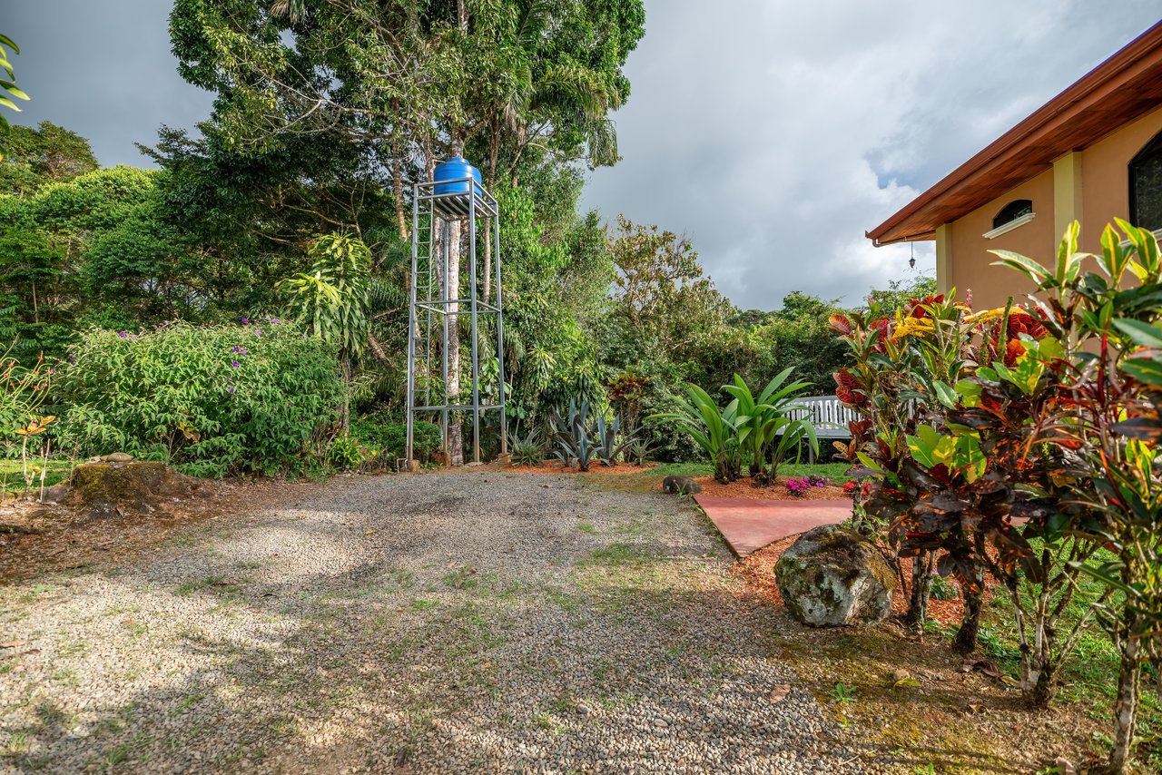 Fully Furnished 3-Bedroom Home in Tinamastes | 0.4 Acres