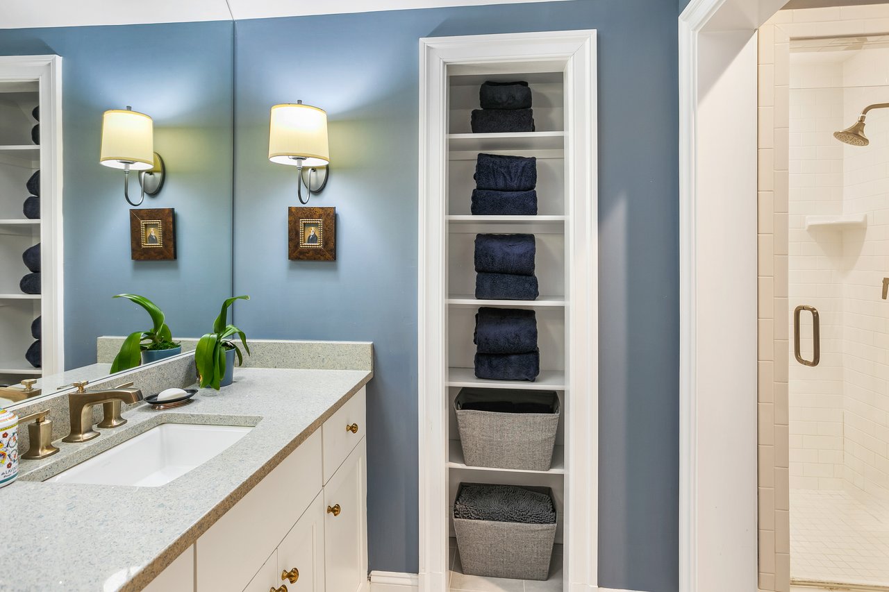 5025 Linnean Ave NW, Washington, DC 20008