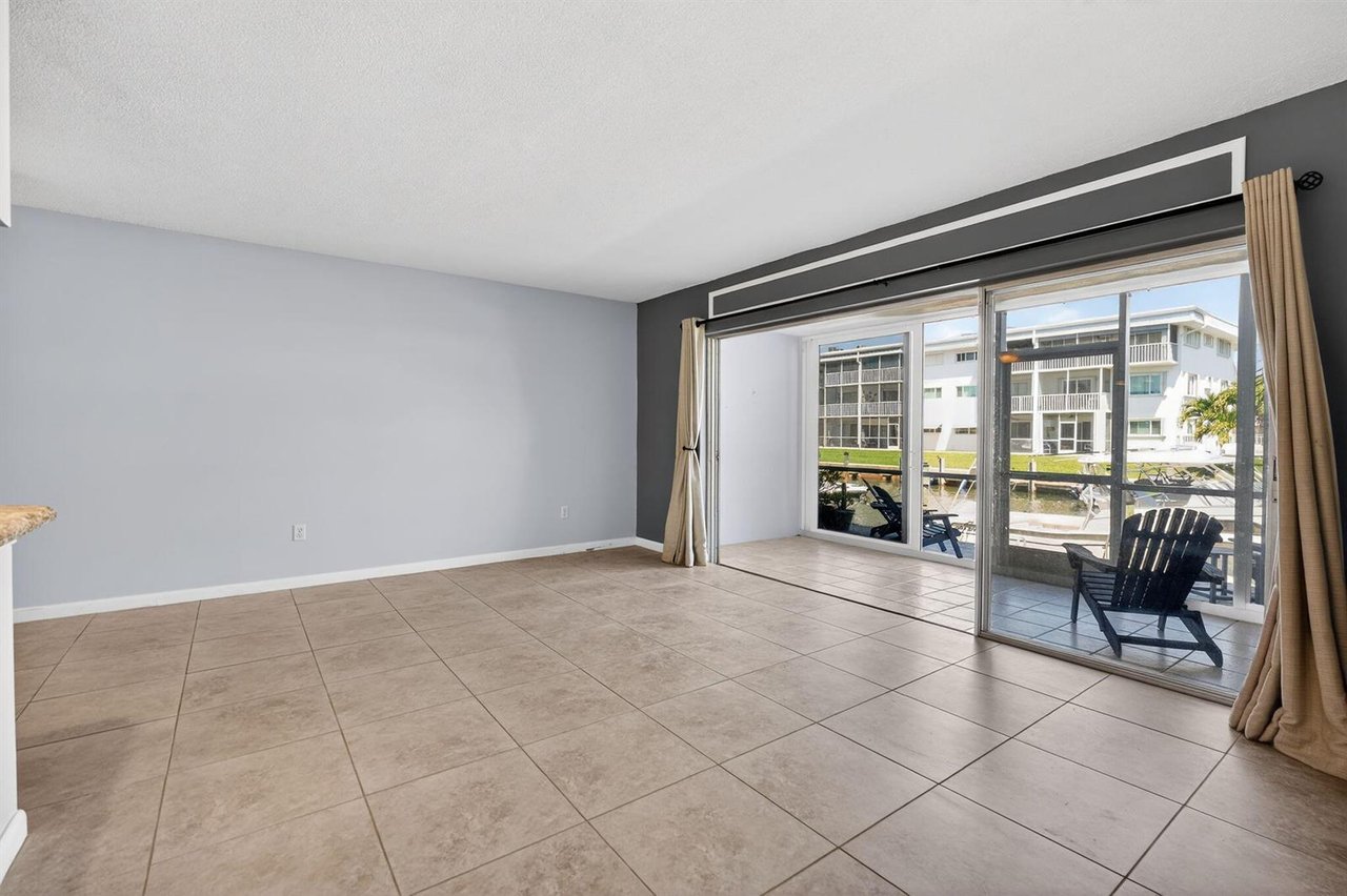 121 Wettaw Lane Ln #112