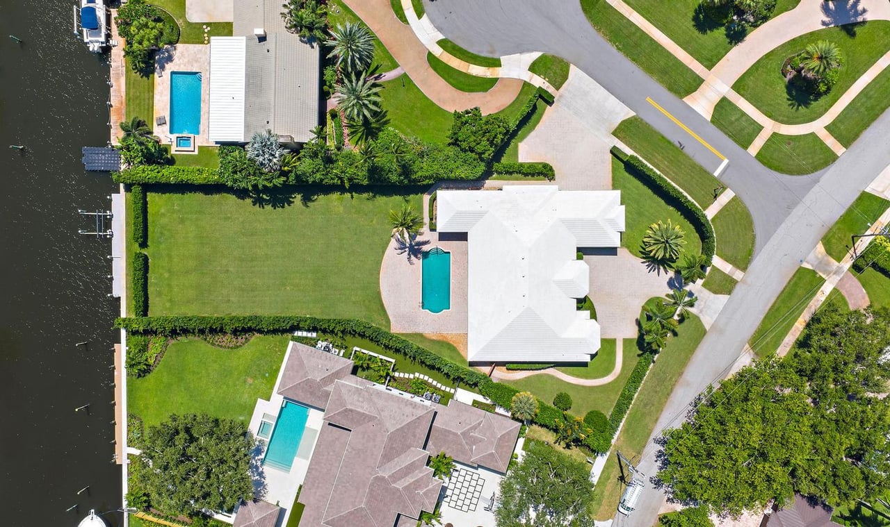 839 Country Club Dr