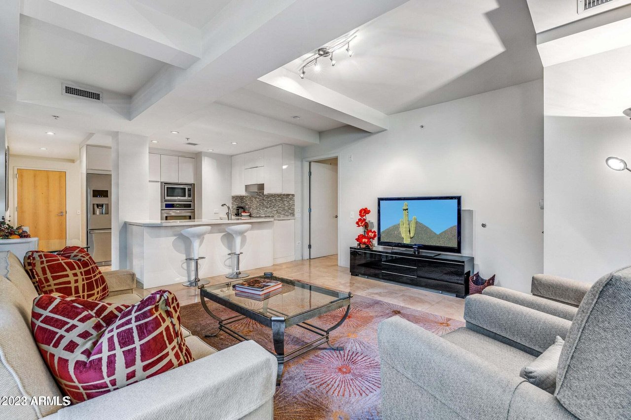 7157 E Rancho Vista Dr, #3011