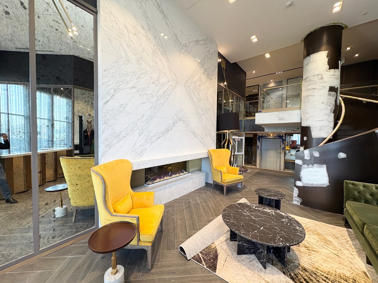 395 Dundas Street W Unit: 223