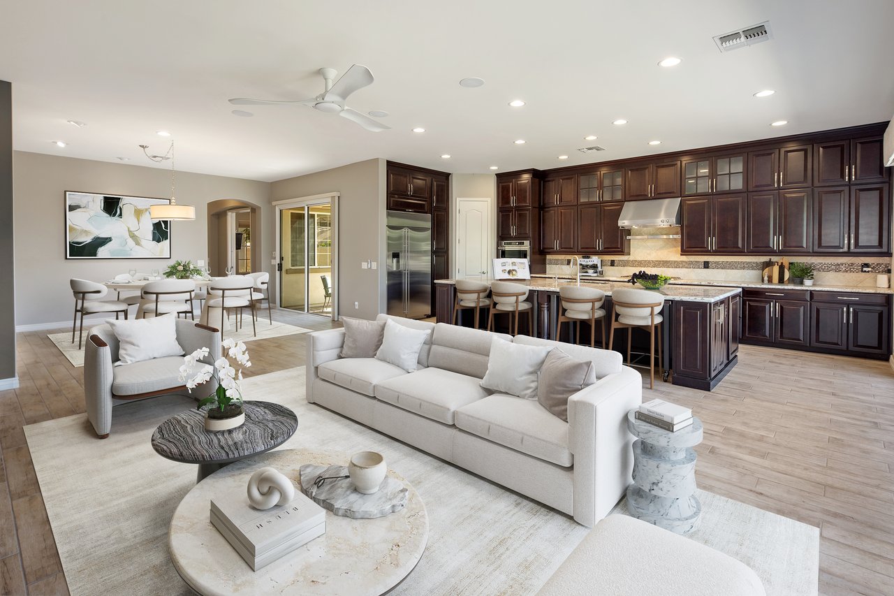 2932 E Madison Vistas