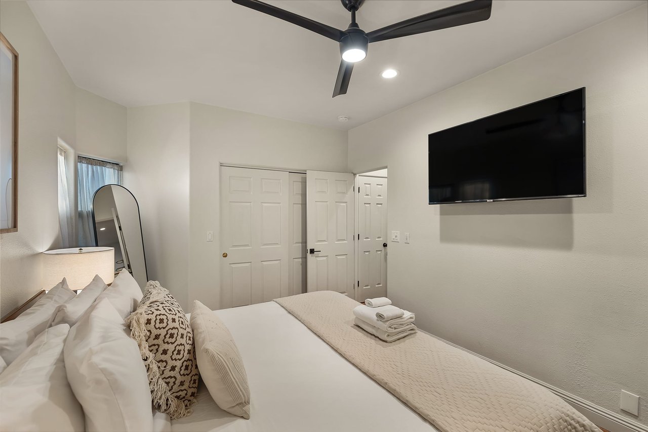 Splendor-Close to town, Huge Spa/Game Rm/Free Pets!